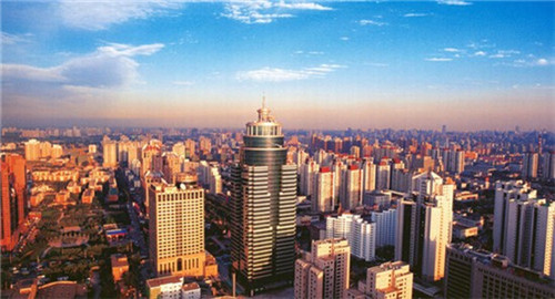 为什么大气层里有云彩（为什么大气层里有云彩的原因）